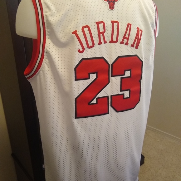 NWT Chicago Bulls Michael Jordan Jersey XXL - Picture 2 of 9